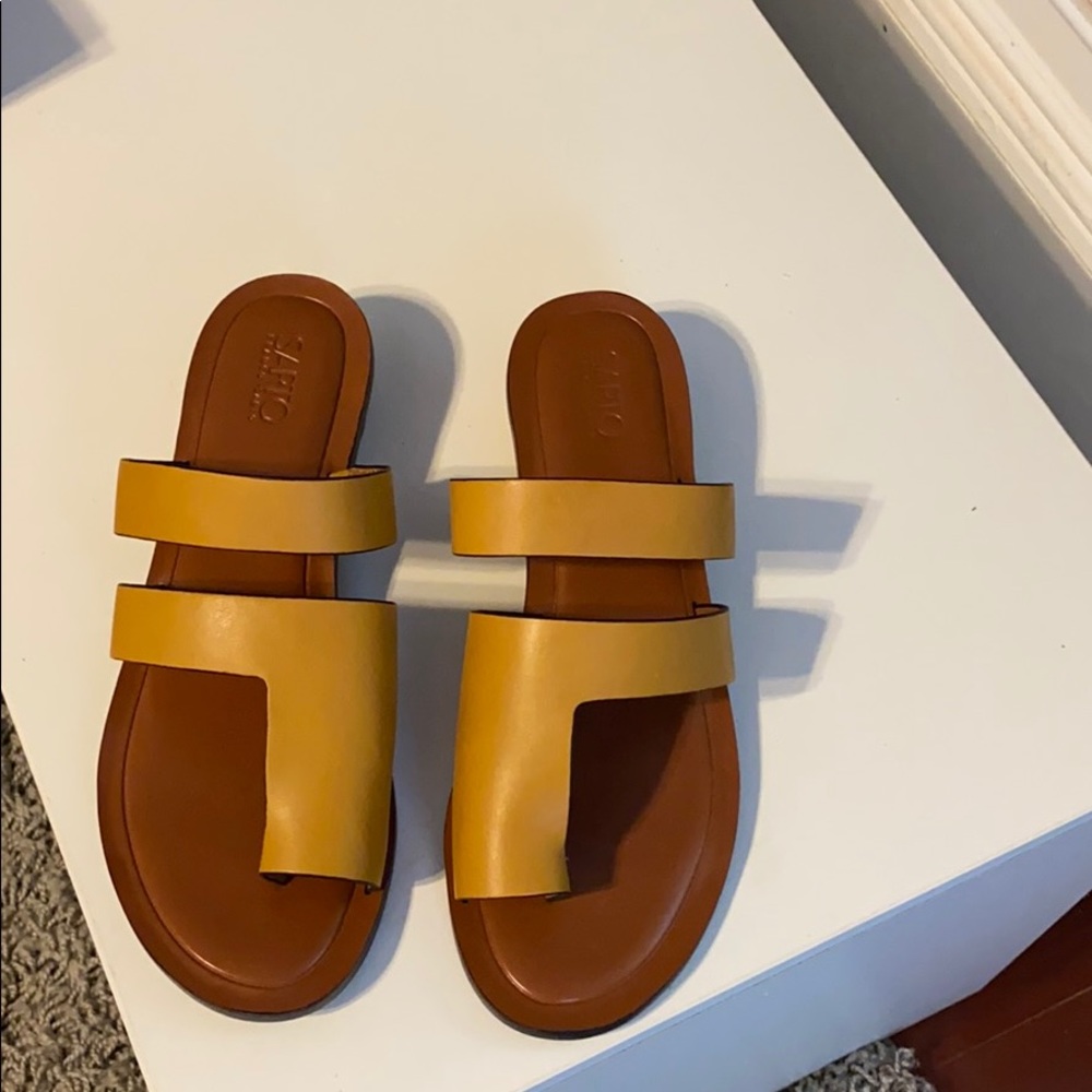 Gorgeous dark gold/yellow sandals